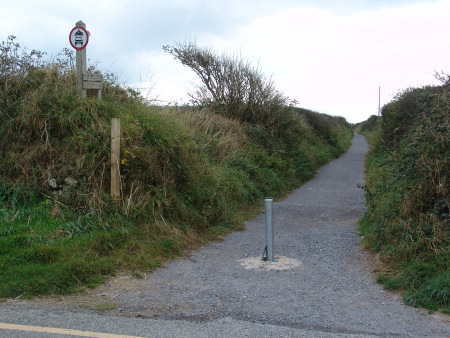 Public footpath leading to the beach at Marloes Sands